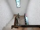 escalera blanca.webp